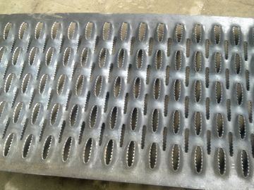 Porcellana Anti scivolo multifunzionale versatile di piastra metallica per il passaggio pedonale/scale/pavimentazione fornitore