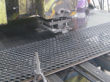 Porcellana Pannelli perforati su ordinazione della lamina di metallo per resistenza della corrosione decorativa esteriore fornitore