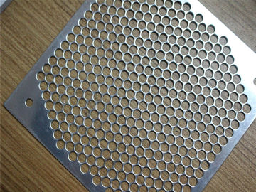Porcellana Metallo perforato decorativo di alluminio/dell'acciaio inossidabile riveste il peso leggero di pannelli fornitore